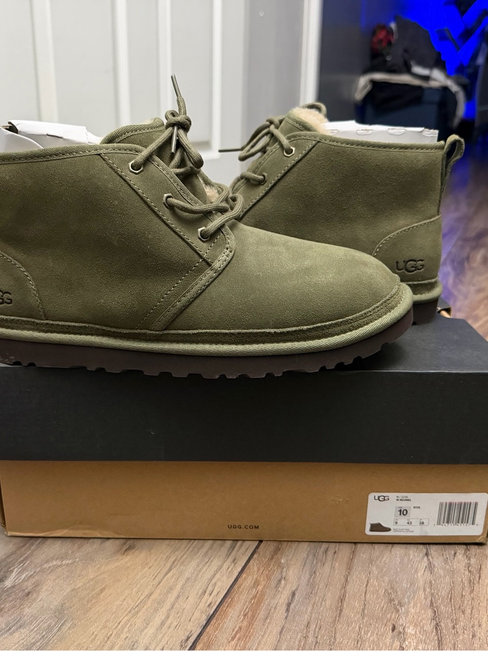 UGG Men’s Olive Green Suede Chukka Boots